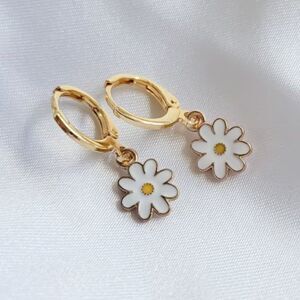 5/$25 Daisy 🌼 Small Earrings